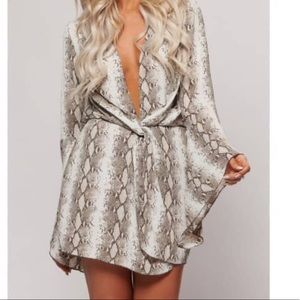 Slidin’ Through Tunic (Off-white coffee)